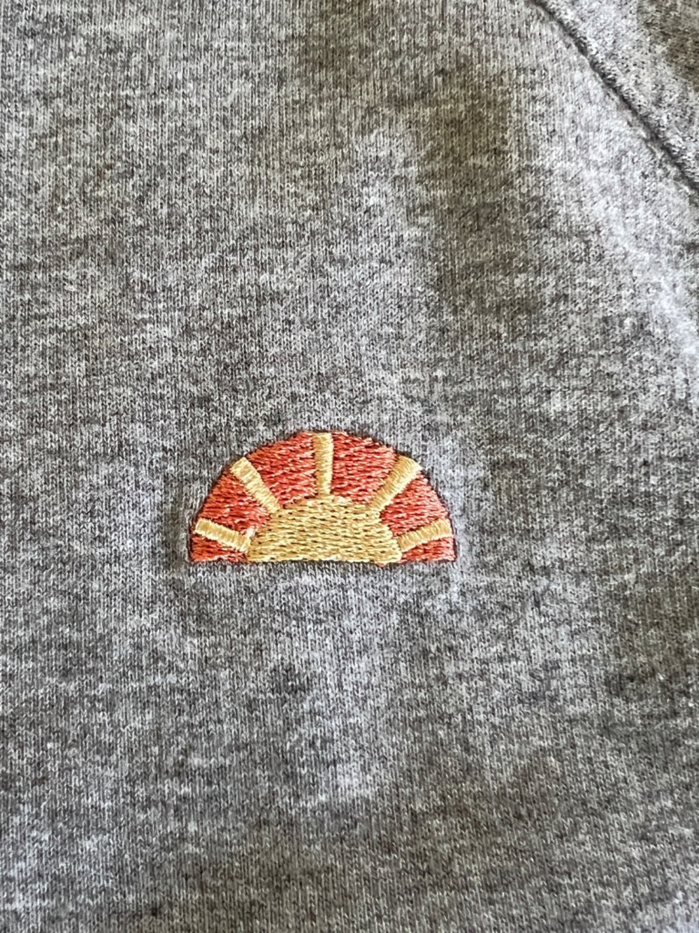 C&C California Gray Raglan Embroidered Sun Sweatshirt L - Picture 2 of 8